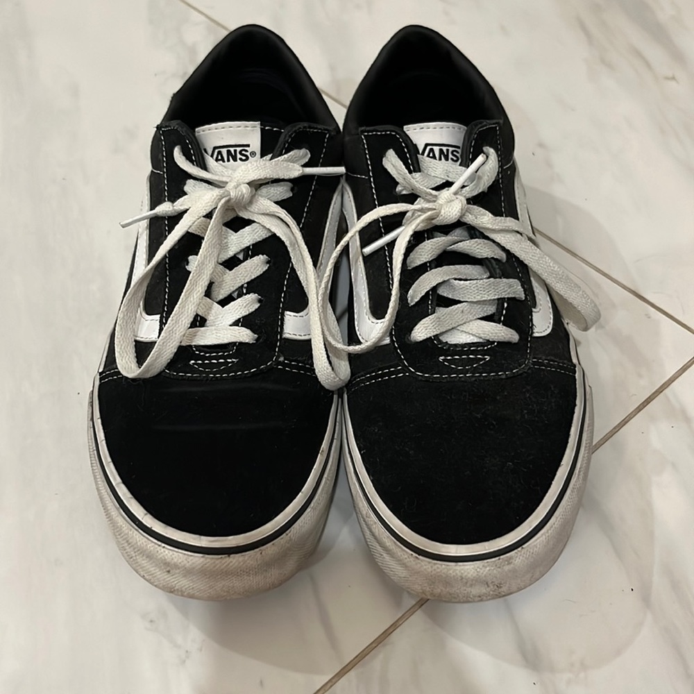 VANS low top black shoes